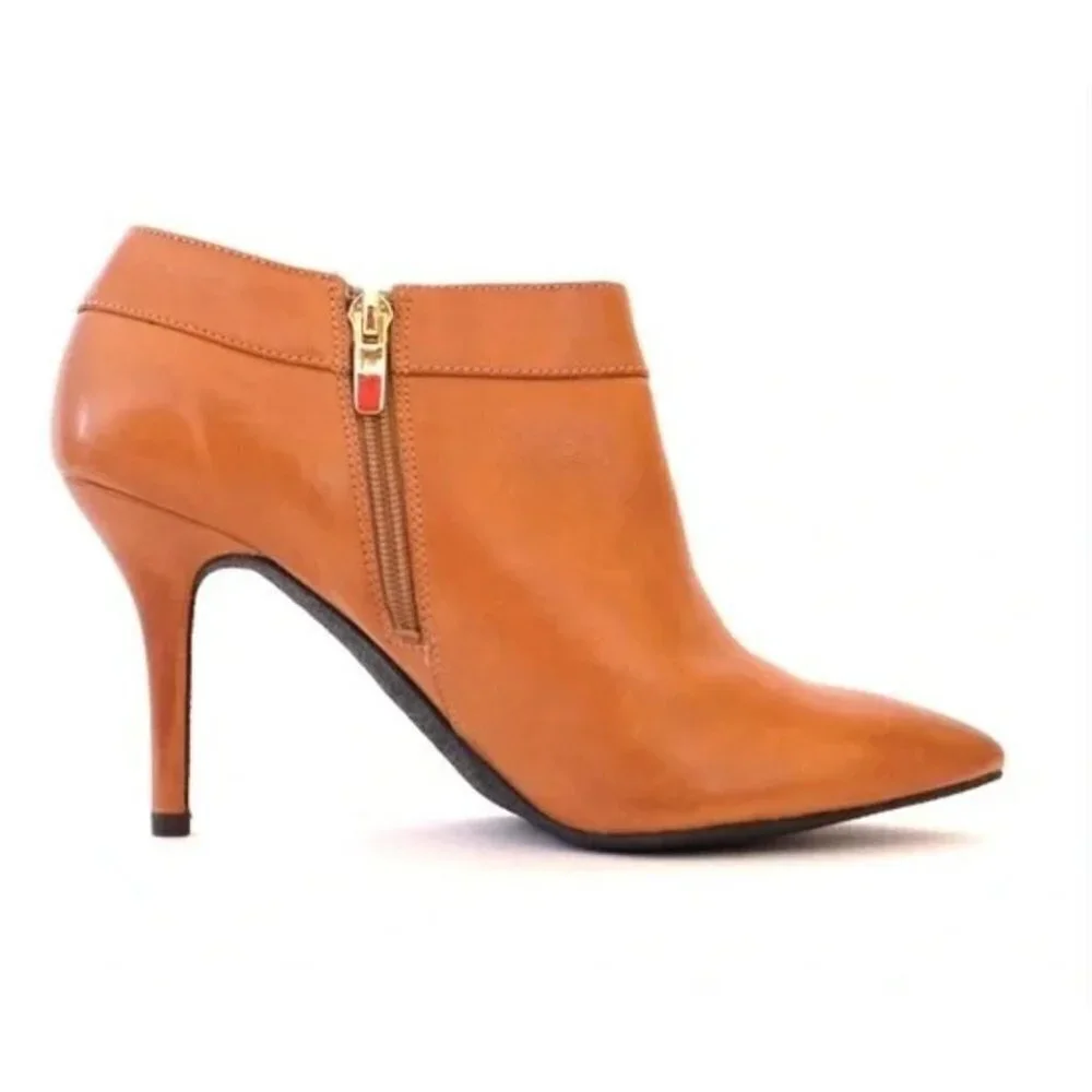 Enzo Angiolini  Corynn Ankle Booties size 8